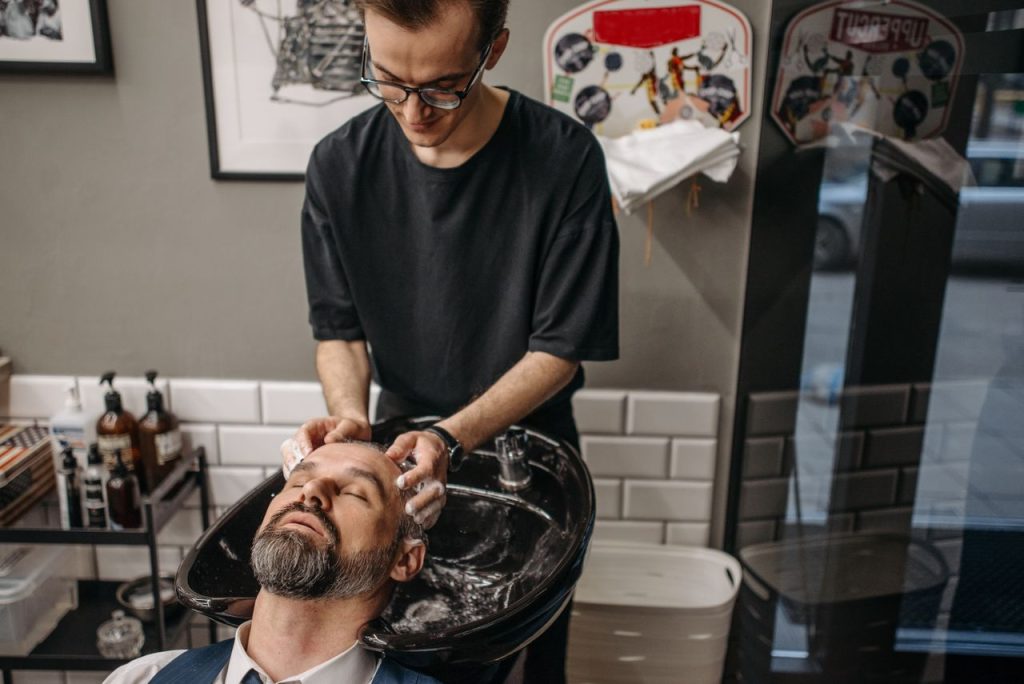does shampool cause hair loss?